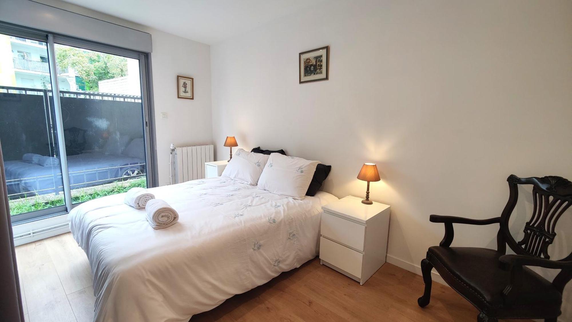 Appartement L'Ecrin Parisien - Proche Metro -Direct Paris - 4 Personnes à Romainville Extérieur photo