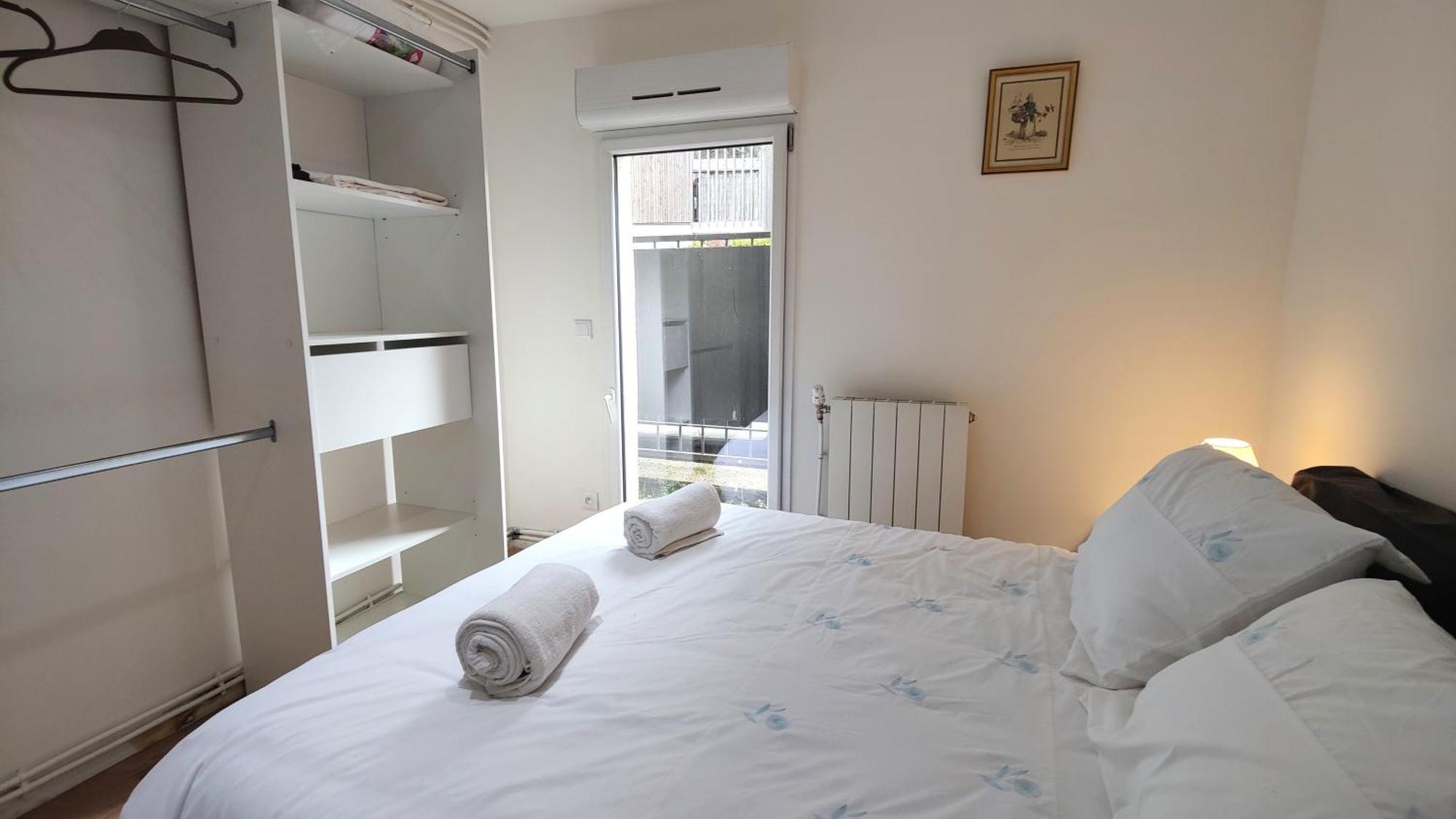 Appartement L'Ecrin Parisien - Proche Metro -Direct Paris - 4 Personnes à Romainville Extérieur photo
